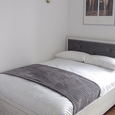 Premium Class Apartment, Free Parking, Maximum 5 Guests, 2 Bedrooms, 3 Beds Riga Eksteriør bilde